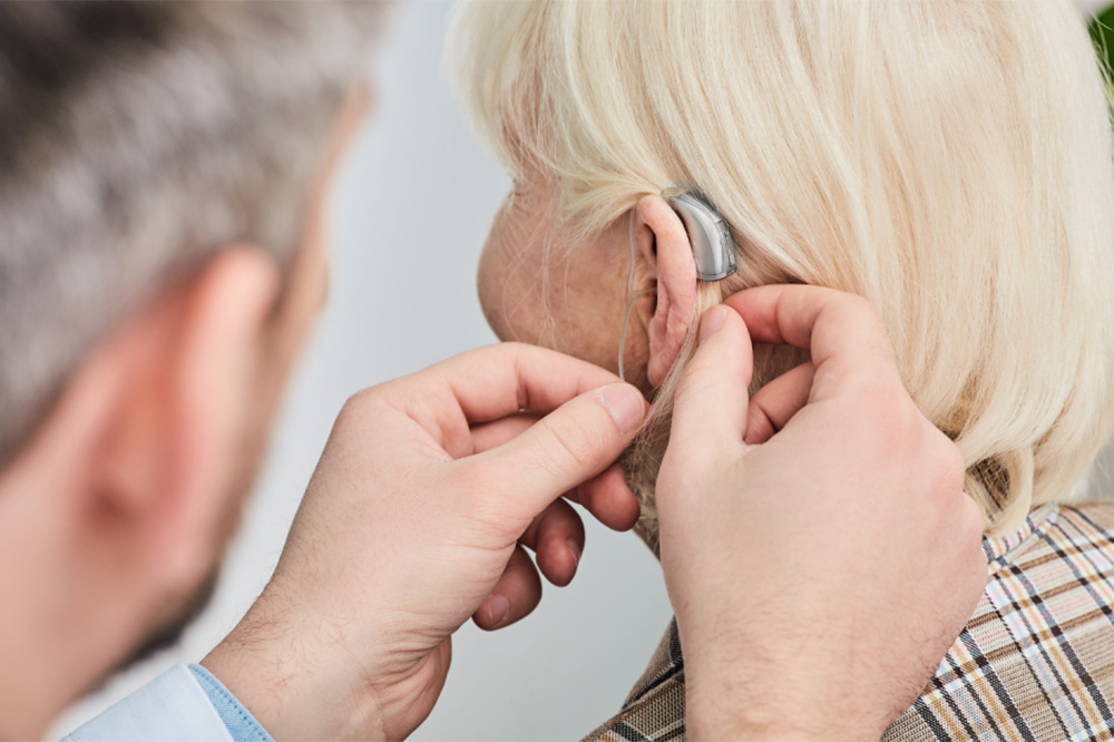 hearing-aids-and-dementia-header